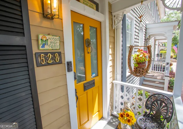 Photo 4 of Single family home for sale at 528 E Jones St, Savannah, GA 31401 | MLS# 10717857 | Listing updated on 2026-06-25