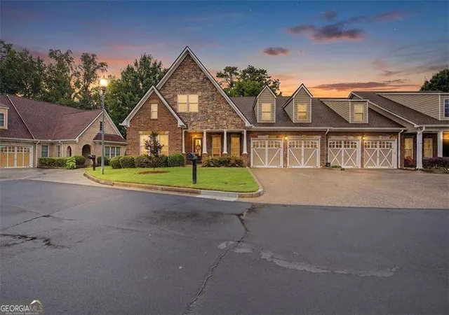 2nd image of 2327 Sandy Oaks Dr, Marietta, GA 30066 | MLS# 10813340