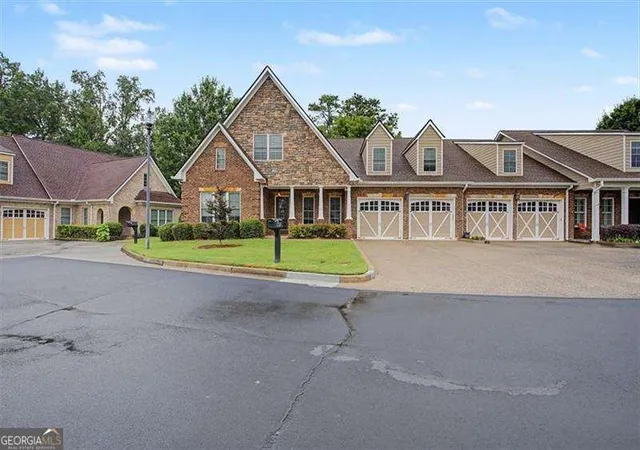 3rd image of 2327 Sandy Oaks Dr, Marietta, GA 30066 | MLS# 10813340