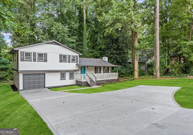 Photo 2 of Single family home for sale at 353 Old Rosser Rd, Stone Mountain, GA 30087 | MLS# 10836039 | Listing updated on 2026-09-13