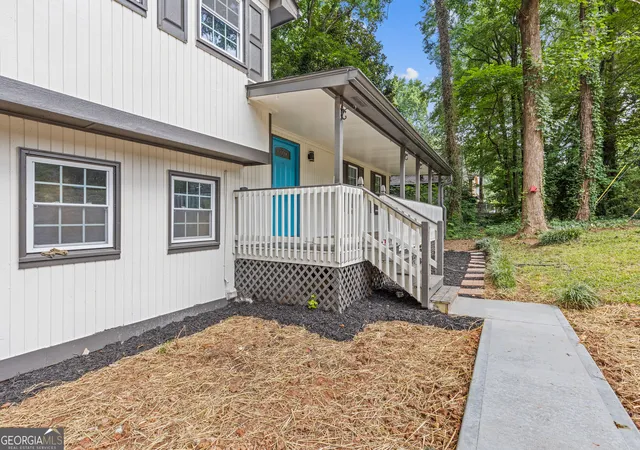 Photo 3 of Single family home for sale at 353 Old Rosser Rd, Stone Mountain, GA 30087 | MLS# 10836039 | Listing updated on 2026-09-13