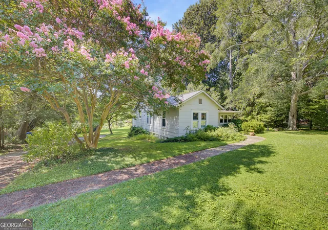 Photo 3 of Sale Pending at 3777 East Ave, Clarkston, GA 30021 | MLS# 10828463 | Listing updated on 2026-08-29