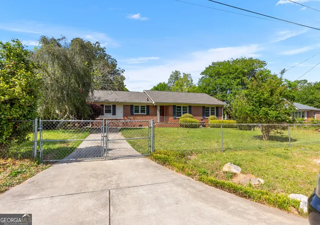 Homes for sale in Warner Robins, GA | 116 Woodlawn Ave, Warner Robins, GA 31093 | MLS# 10737294