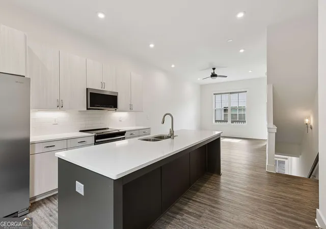 Photo 3 of Townhouse for sale at 140 Color Cir, Atlanta, GA 30317 | MLS# 10754358 | Listing updated on 2026-09-26