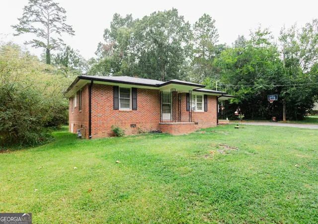 Photo 2 of Multi family home for sale at 109 Laurel St, Griffin, GA 30224 | MLS# 10822409 | Listing updated on 2026-08-28