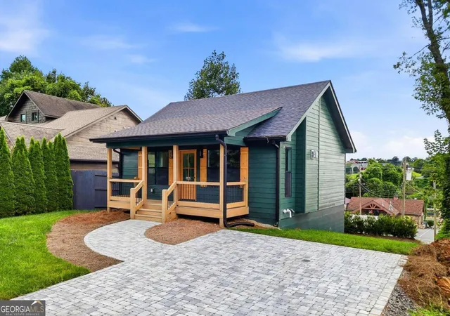 2nd image of 318 E Second St, Blue Ridge, GA 30513 | MLS# 10819404