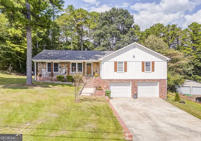 Photo 1 of Single family home for sale at 32 Devonshire Dr Se, Rome, GA 30161 | MLS# 10764888 | Listing updated on 2026-09-03