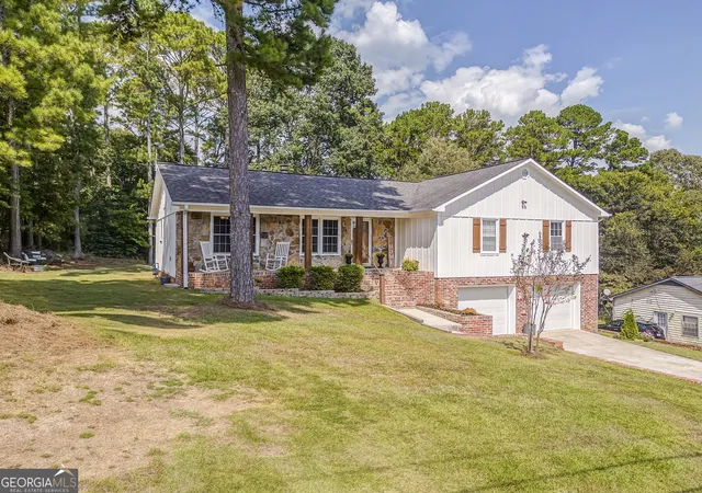 Photo 3 of Single family home for sale at 32 Devonshire Dr SE, Rome, GA 30161 | MLS# 10764888 | Listing updated on 2026-09-03