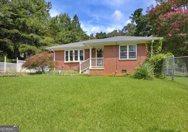 Photo 4 of Single family home for sale at 2421 Maner Rd Se, Atlanta, GA 30339 | MLS# 10835084 | Listing updated on 2026-10-28