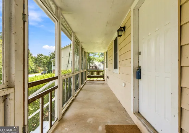 Photo 3 of Sale Pending at 3681 Chestnut Lake Ct, Jonesboro, GA 30236 | MLS# 10816157 | Listing updated on 2026-09-14