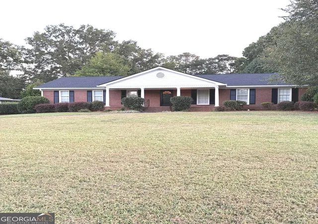 Photo 2 of Single family home for sale at 205 Maplewood Dr Se, Rome, GA 30161 | MLS# 10836877 | Listing updated on 2026-09-14