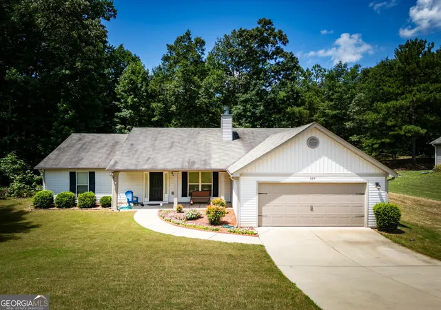 Photo 1 of Sale Pending at 829 Bethany Estates Dr, Monroe, GA 30655 | MLS# 10827643 | Listing updated on 2026-09-08