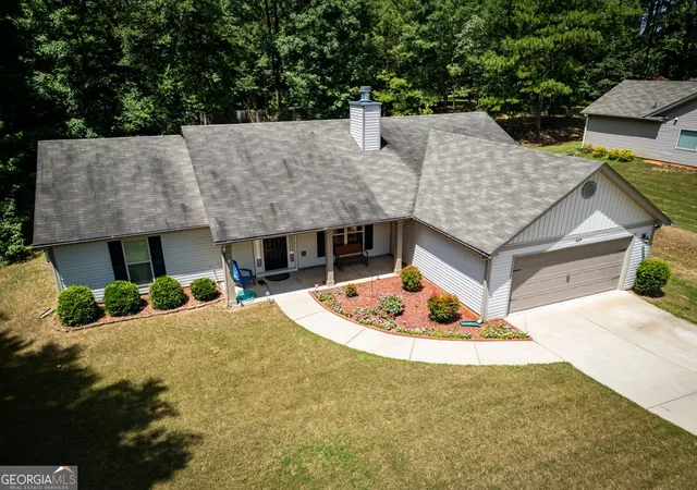 Photo 3 of Sale Pending at 829 Bethany Estates Dr, Monroe, GA 30655 | MLS# 10827643 | Listing updated on 2026-09-08