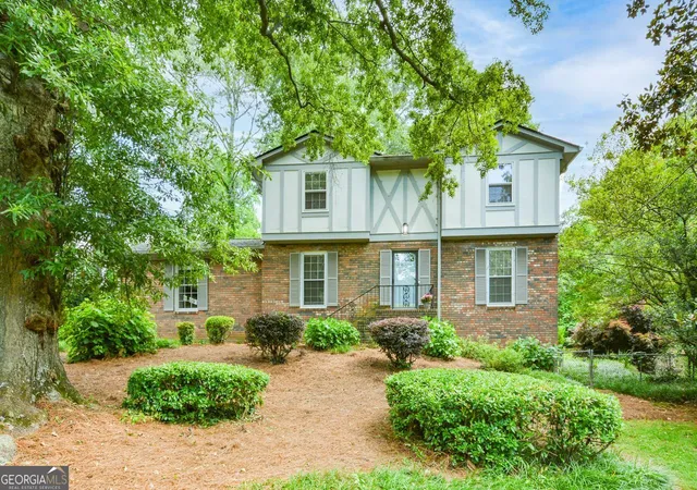 Photo 4 of Single family home for sale at 435 Stonebridge Dr, Roswell, GA 30075 | MLS# 10778061 | Listing updated on 2026-09-17