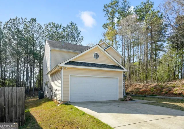 Photo 3 of Single family home for sale at 792 Russell Dr, Riverdale, GA 30296 | MLS# 10664573 | Listing updated on 2026-05-29