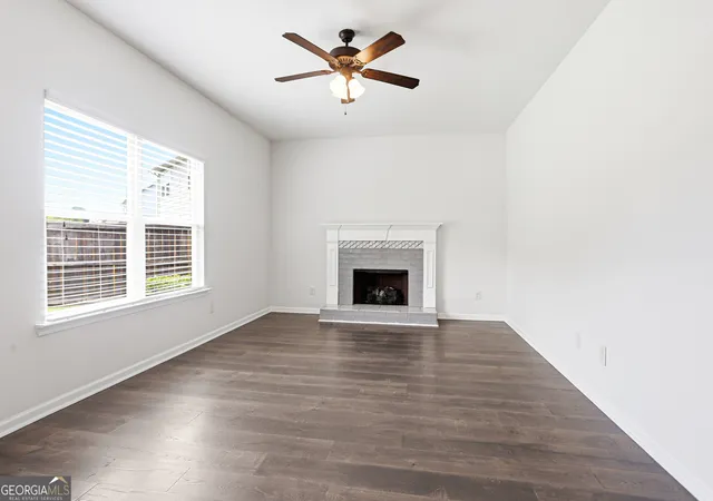 Photo 3 of Single family home for sale at 77 Hamil Ct Nw, Cartersville, GA 30120 | MLS# 10814423 | Listing updated on 2026-09-19