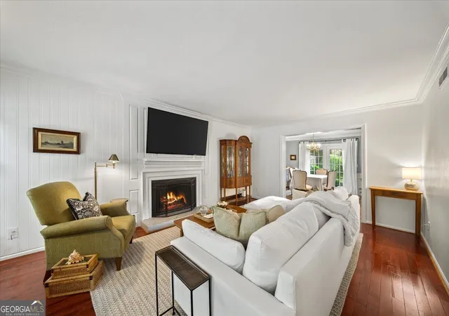 Photo 3 of Townhouse for sale at 12 Queen Victoria Pl Ne, Atlanta, GA 30342 | MLS# 10825082 | Listing updated on 2026-09-12