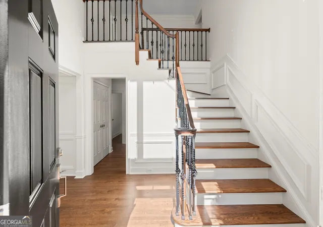 Photo 2 of Mansion for sale at 871 Chestnut Lake Dr Ne, Marietta, GA 30068 | MLS# 10803462 | Listing updated on 2026-10-01