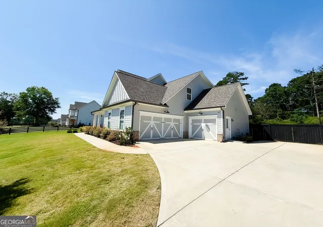 Photo 2 of Sale Pending at 868 Smith Ml Rd, Winder, GA 30680 | MLS# 10828687 | Listing updated on 2026-09-06