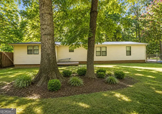 3rd image of 2048 Hwy 82, Statham, GA 30666 | MLS# 10810445