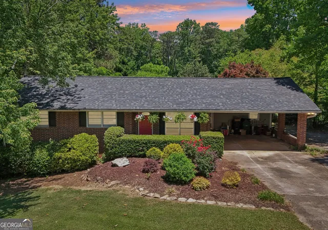 Homes for sale in Tucker, GA | 1292 Stoneybrook Dr, Tucker, GA 30084 | MLS# 10766360