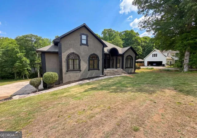1st image of 15 Navaho Ln, Sharpsburg, GA 30277 | MLS# 10766991