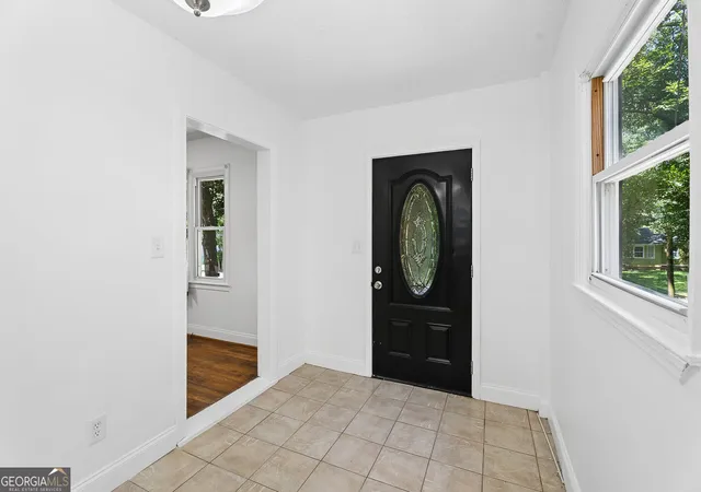 Photo 4 of Single family home for sale at 1790 Elaine Dr, Decatur, GA 30035 | MLS# 10829412 | Listing updated on 2026-10-08