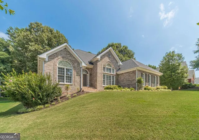 3rd image of 1114 Maple Creek Rdg, Loganville, GA 30052 | MLS# 10797194