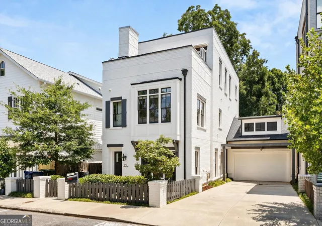 Photo 2 of Sale Pending at 205 Corley St Ne, Atlanta, GA 30312 | MLS# 10819099 | Listing updated on 2026-09-14
