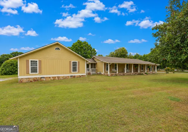 Photo 3 of Single family home for sale at 615 Fischer Rd, Sharpsburg, GA 30277 | MLS# 10761468 | Listing updated on 2026-08-26