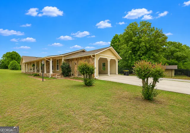 Photo 3 of Single family home for sale at 615 Fischer Rd, Sharpsburg, GA 30277 | MLS# 10761468 | Listing updated on 2026-10-08
