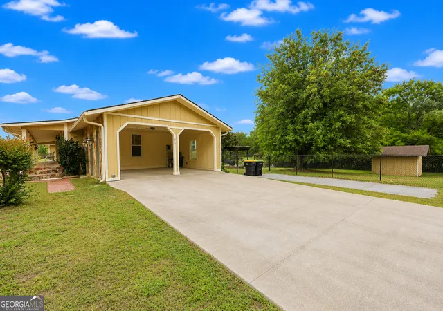 Photo 4 of Single family home for sale at 615 Fischer Rd, Sharpsburg, GA 30277 | MLS# 10761468 | Listing updated on 2026-10-08