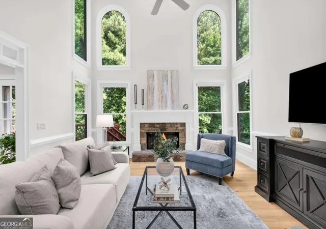 2nd image of 10645 Oxford Mill Cir, Johns Creek, GA 30022 | MLS# 10830437