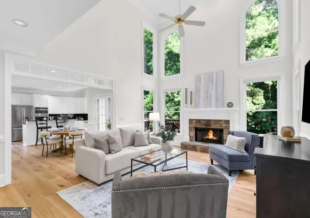 4th image of 10645 Oxford Mill Cir, Johns Creek, GA 30022 | MLS# 10830437