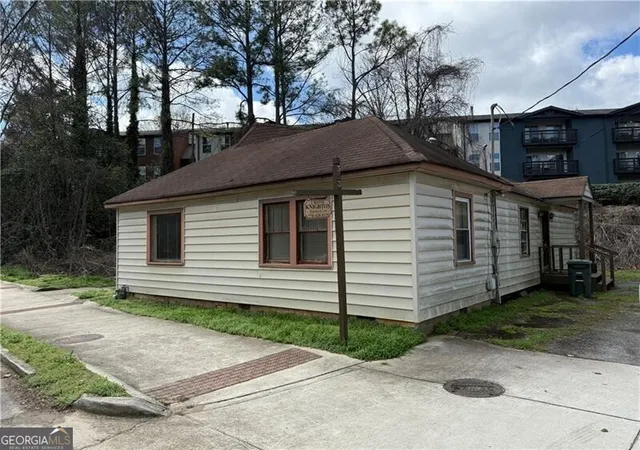 Photo 1 of Sale Pending at 353 Campbell Hl St Nw, Marietta, GA 30060 | MLS# 10711795 | Listing updated on 2026-09-09