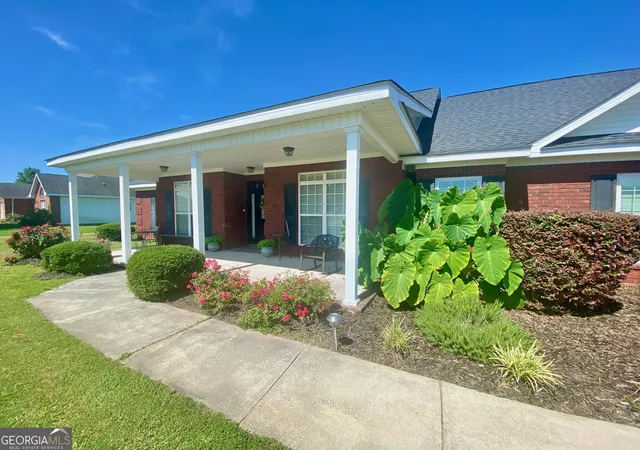 Photo 2 of Single family home for sale at 304 Dixieland Dr, Byron, GA 31008 | MLS# 10792645 | Listing updated on 2026-08-24