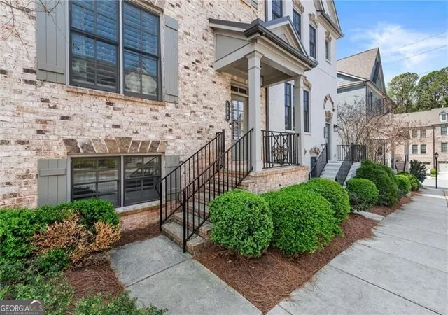 2nd image of 1868 Skyfall Cir, Brookhaven, GA 30319 | MLS# 10720638