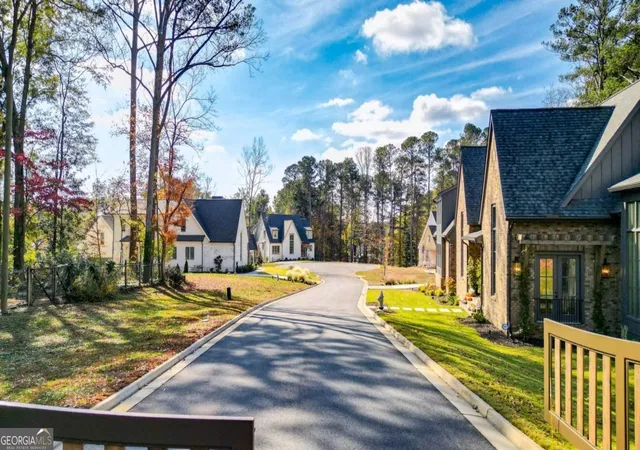 Photo 2 of Single family home for sale at 4400 Lakeview Ct, Acworth, GA 30101 | MLS# 10796811 | Listing updated on 2026-07-15