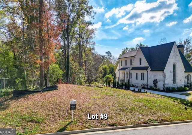 Photo 3 of Single family home for sale at 4400 Lakeview Ct, Acworth, GA 30101 | MLS# 10796811 | Listing updated on 2026-07-15