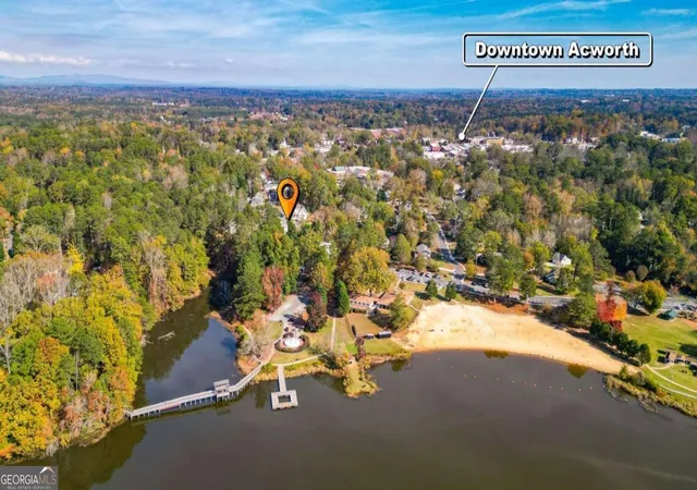 Photo 4 of Single family home for sale at 4400 Lakeview Ct, Acworth, GA 30101 | MLS# 10796811 | Listing updated on 2026-07-15