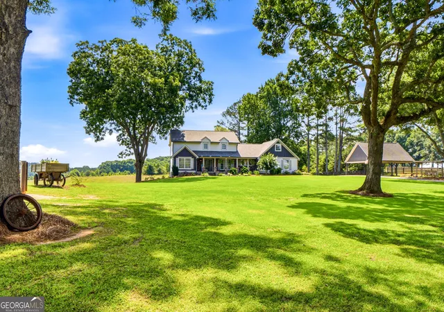 Photo 3 of Single family home for sale at 3018 E Lake Rd, Mcdonough, GA 30252 | MLS# 10810501 | Listing updated on 2026-09-08