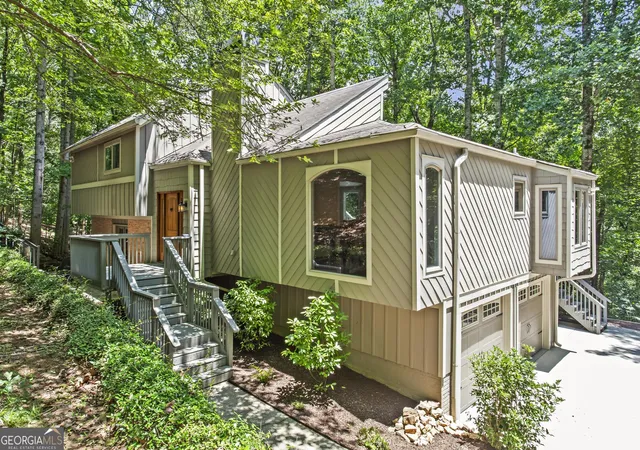 Photo 1 of Sale Pending at 970 Pine Grv Pointe Dr, Roswell, GA 30075 | MLS# 10544550 | Listing updated on 2025-09-08