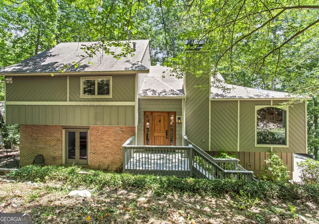 Photo 2 of Sale Pending at 970 Pine Grv Pointe Dr, Roswell, GA 30075 | MLS# 10544550 | Listing updated on 2025-09-08