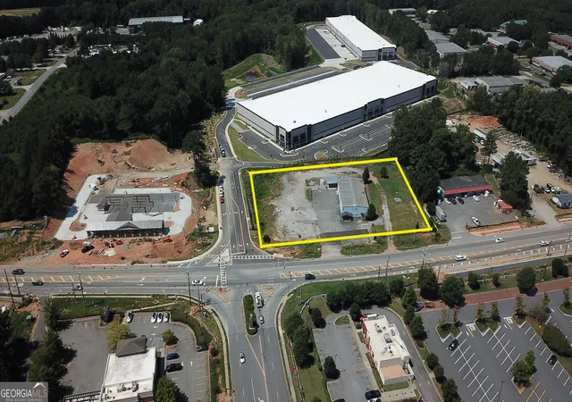 Photo 3 of Sale Pending at 5512 Atlanta Hwy, Alpharetta, GA 30004 | MLS# 10597971 | Listing updated on 2026-09-15