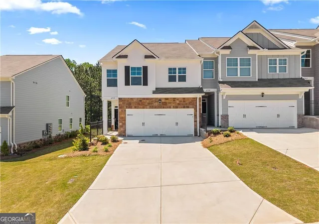 1st image of 6710 Corryton St, Flowery Branch, GA 30542 | MLS# 10812080