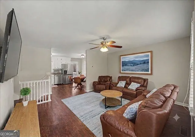 Photo 2 of Single family home for sale at 558 Ne Peeples Valley Rd, Cartersville, GA 30121 | MLS# 10827021 | Listing updated on 2026-09-11