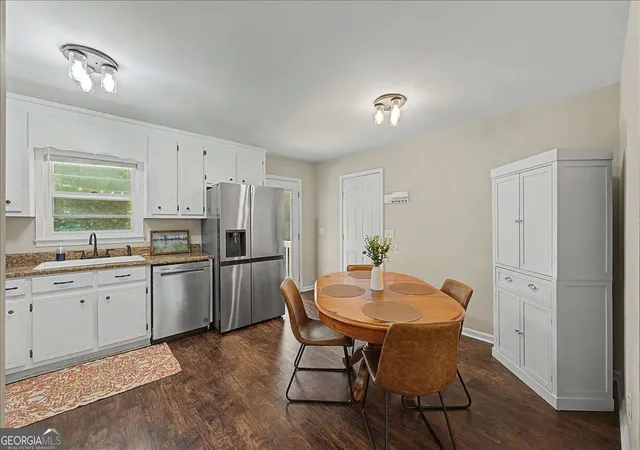 Photo 3 of Single family home for sale at 558 Ne Peeples Valley Rd, Cartersville, GA 30121 | MLS# 10827021 | Listing updated on 2026-09-11