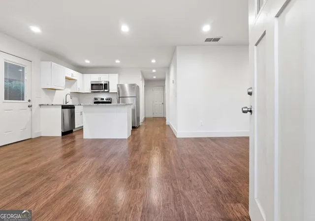 Photo 4 of Single family home for sale at 364 Brooks Ave Sw, Atlanta, GA 30310 | MLS# 10819783 | Listing updated on 2026-10-30
