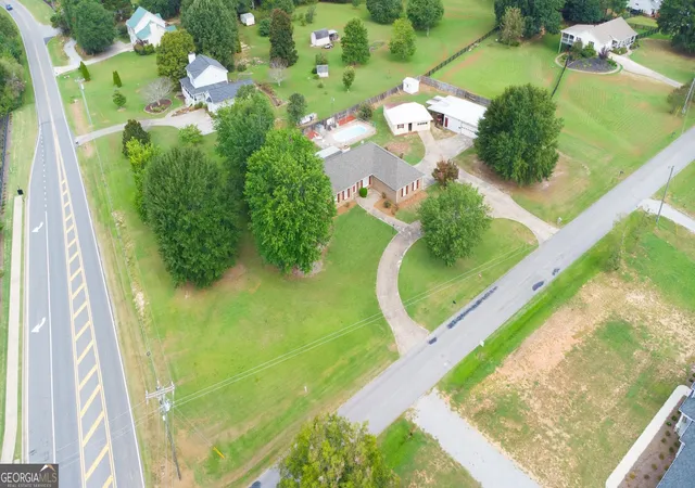 Photo 2 of Single family home for sale at 7525 Blacks Mill Rd, Dawsonville, GA 30534 | MLS# 10835313 | Listing updated on 2026-09-11