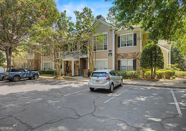 Photo 1 of Condo for sale at 2400 Cumberland Pkwy Se #622, Atlanta, GA 30339 | MLS# 10835812 | Listing updated on 2026-09-23